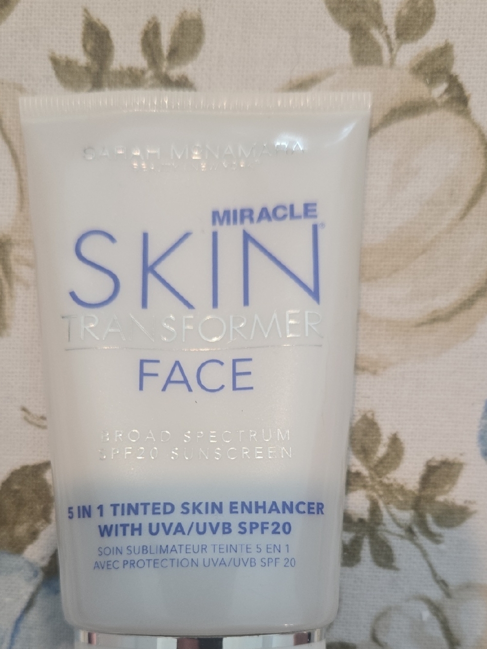 Sarah McNamara Miracle Skin Transformer Face Broad Spectrum SPF 20 Medium